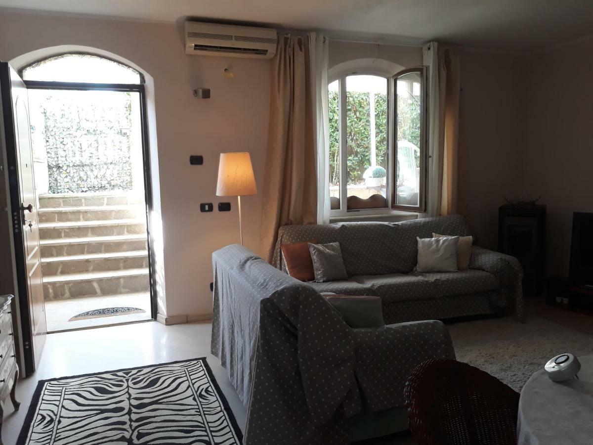 Casa In Collina "La Farfalla" リパルベッラ エクステリア 写真